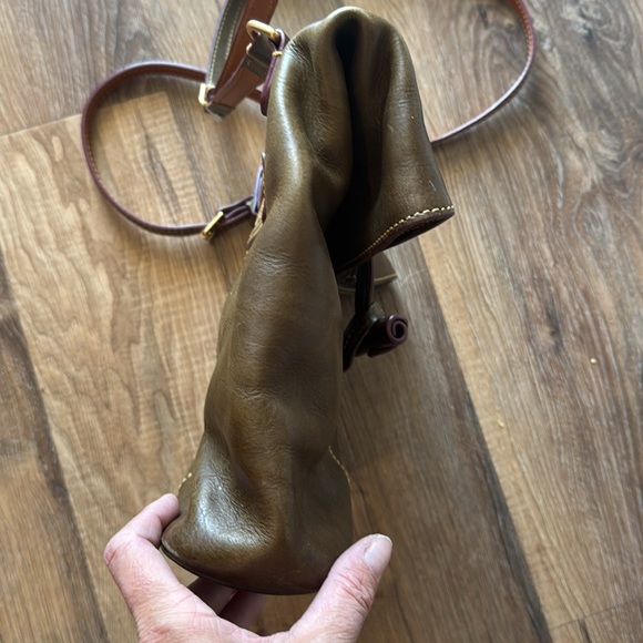 Dooney and Bourke brownish green hues shoulder/crossboy Florentine Leather Bag - Picture 9 of 17